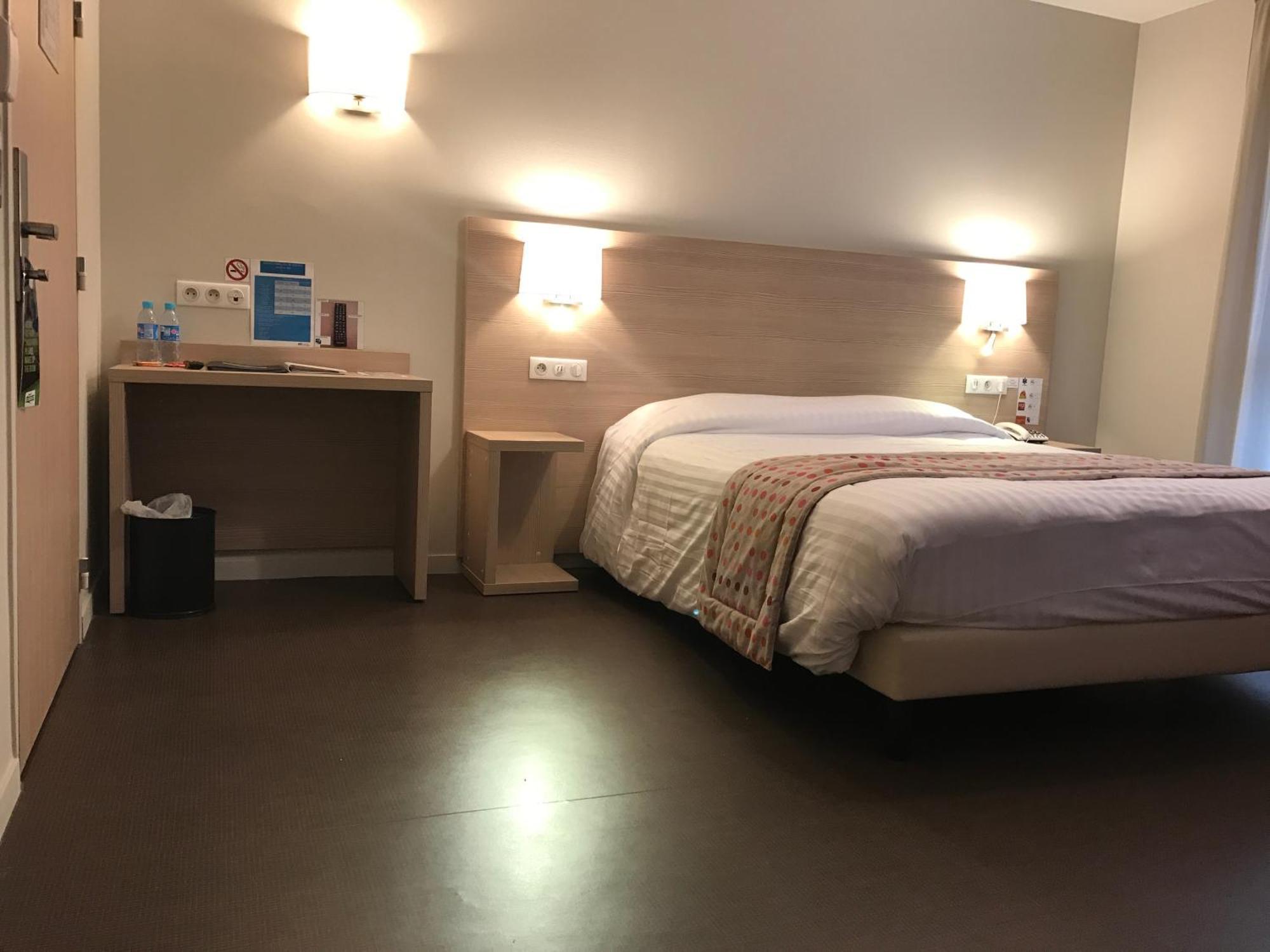 Brit Hotel Brive La Gaillarde - Restaurant La Limousine Malemort ภายนอก รูปภาพ