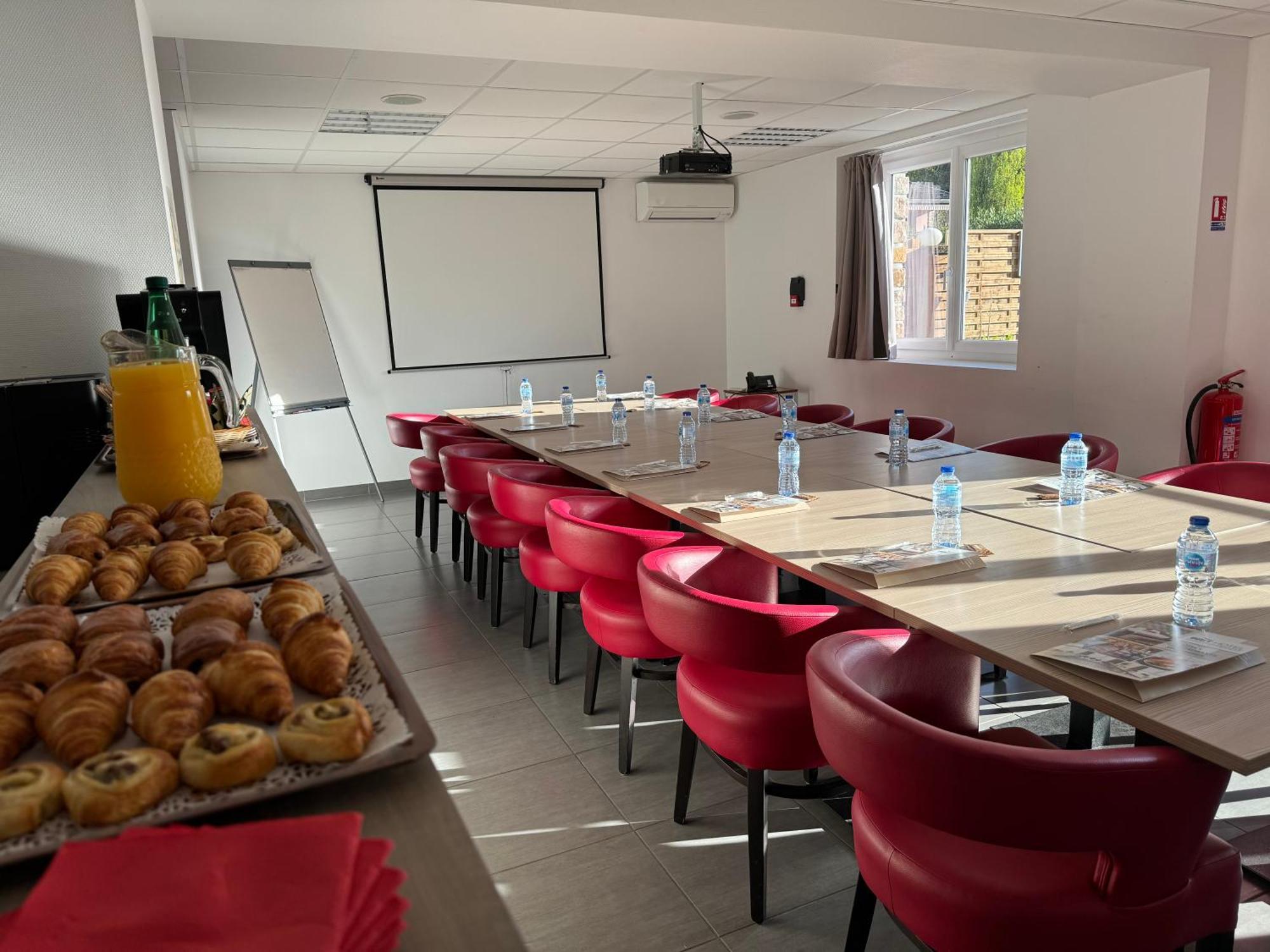 Brit Hotel Brive La Gaillarde - Restaurant La Limousine Malemort ภายนอก รูปภาพ