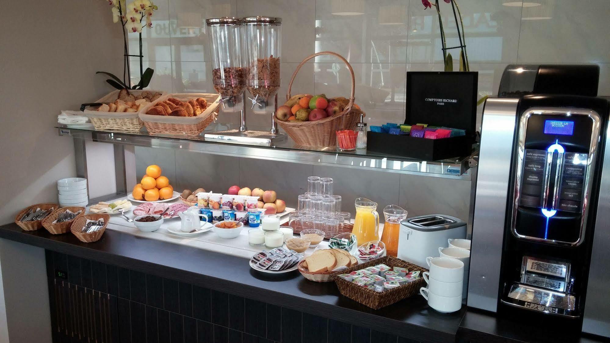 Brit Hotel Brive La Gaillarde - Restaurant La Limousine Malemort ภายนอก รูปภาพ